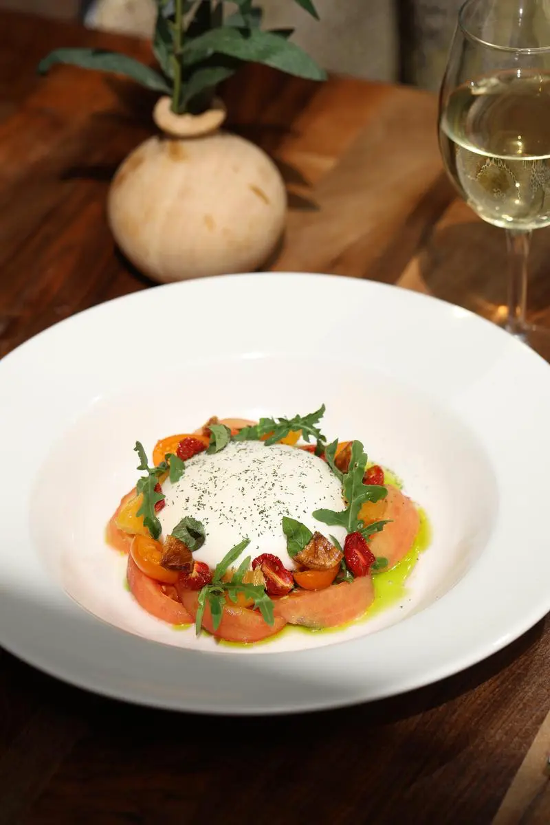 Burrata & candied tomato salad