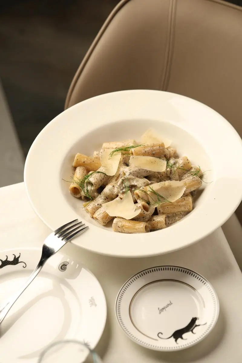 Rigatoni with truffles & button mushrooms