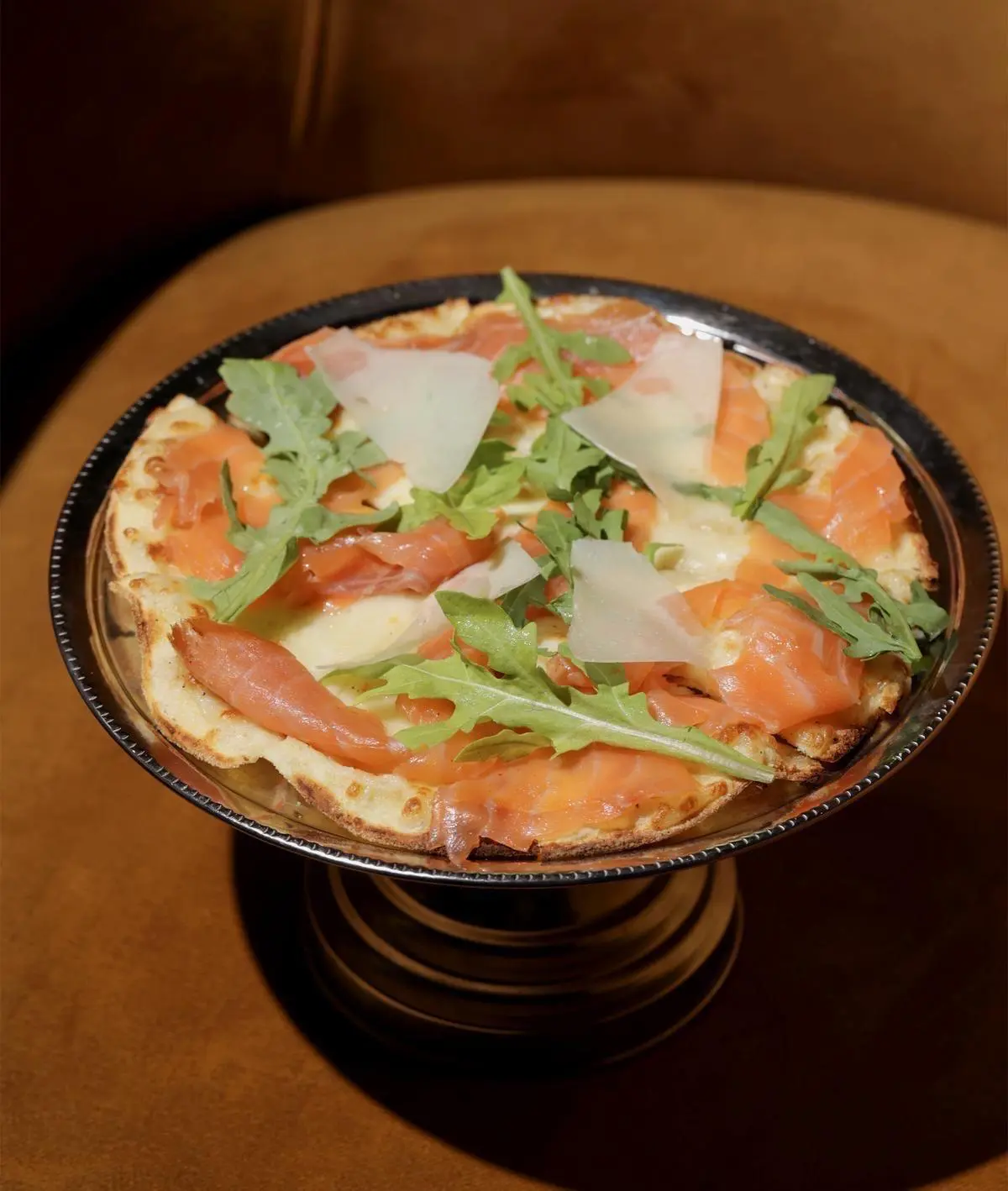 Salmon pizzette with fresh cheeses_2
